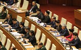 Đại biểu Quốc hội tra cứu tài liệu qua máy tính bảng